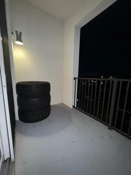 Advanta Tires in Hallway